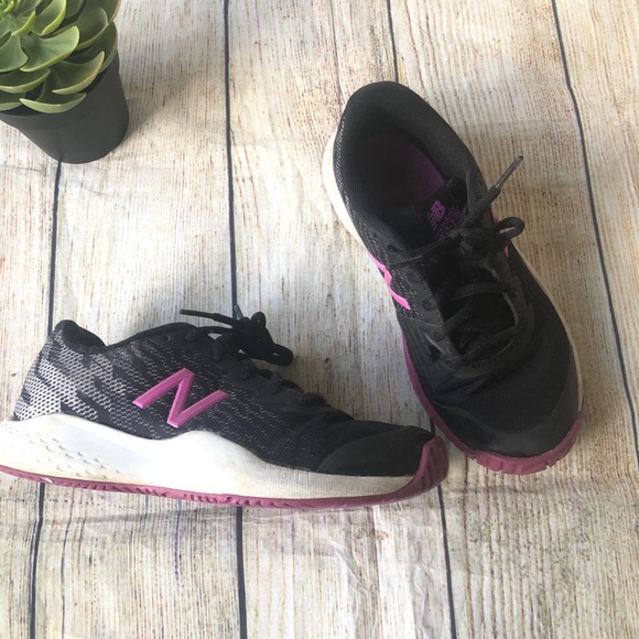 New Balance Girl’s Tennis Shoes Black Purple 2.5 - Picture 3 of 6